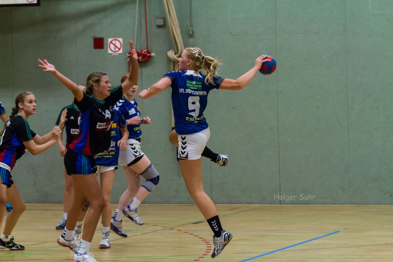 Bild 41 - B-Juniorinnen SV Henstedt Ulzburg - VFL Bad Schwartau 2 : Ergebnis: 27:13